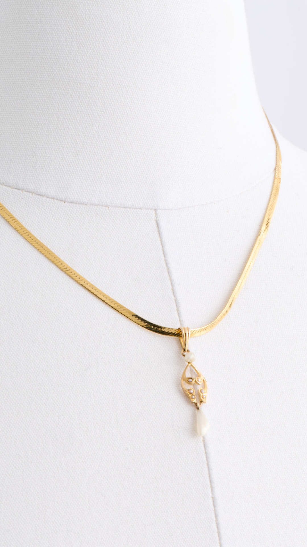 14kt Necklace with Pearls