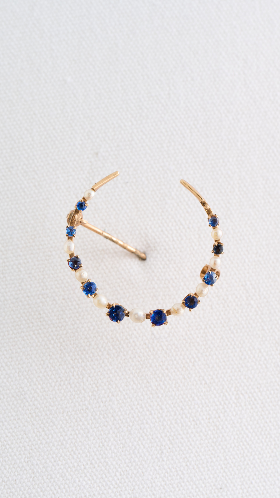 14K Crescent Sapph Brooch