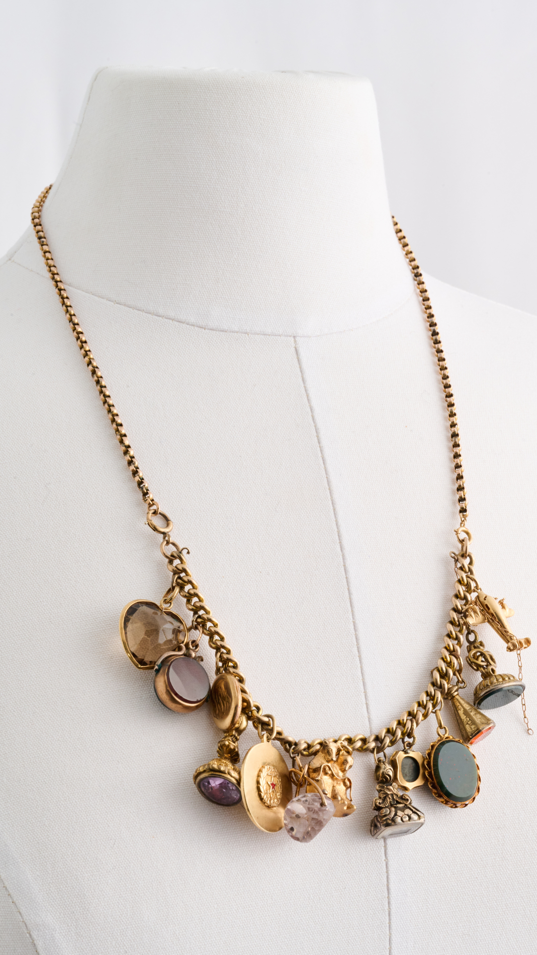 13 Vntg Chain Neckmess