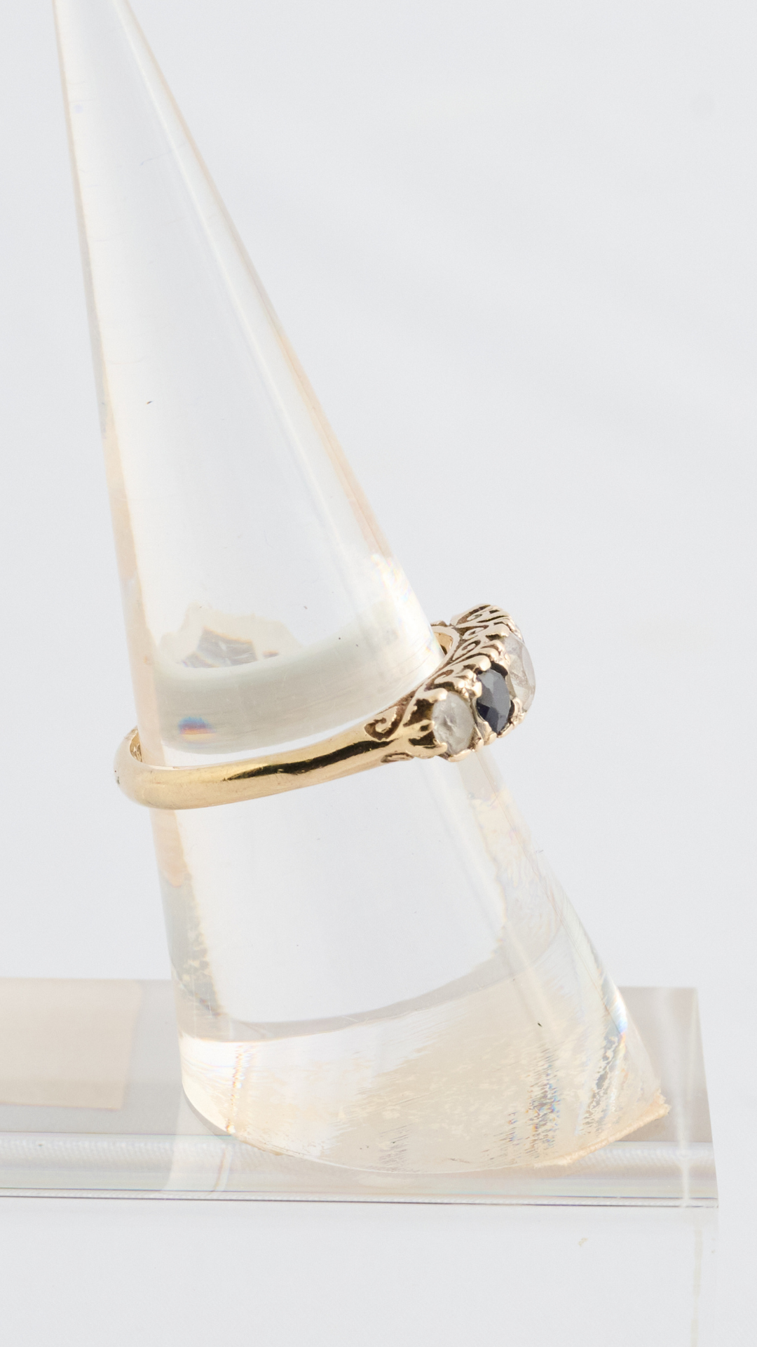672 Sapphire Blue Topaz Ring