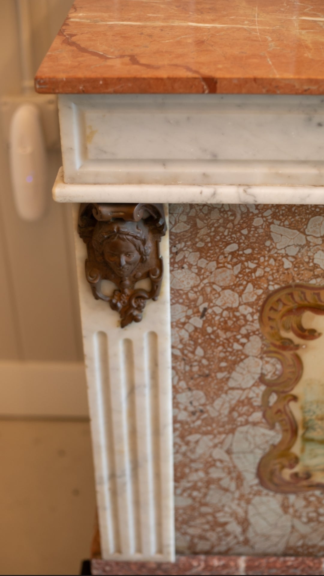 L182 Marble Counter