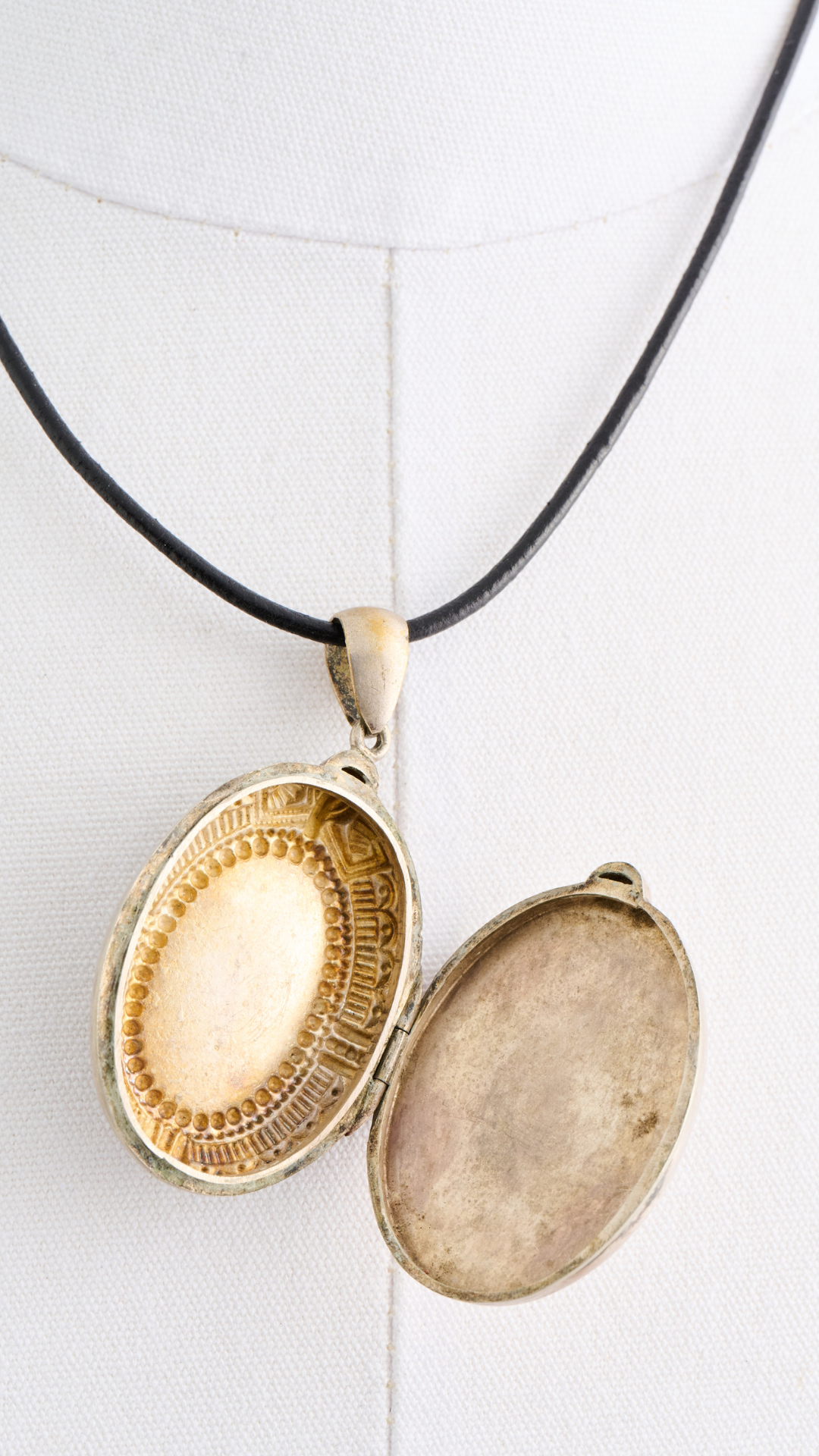 Silver Locket Border