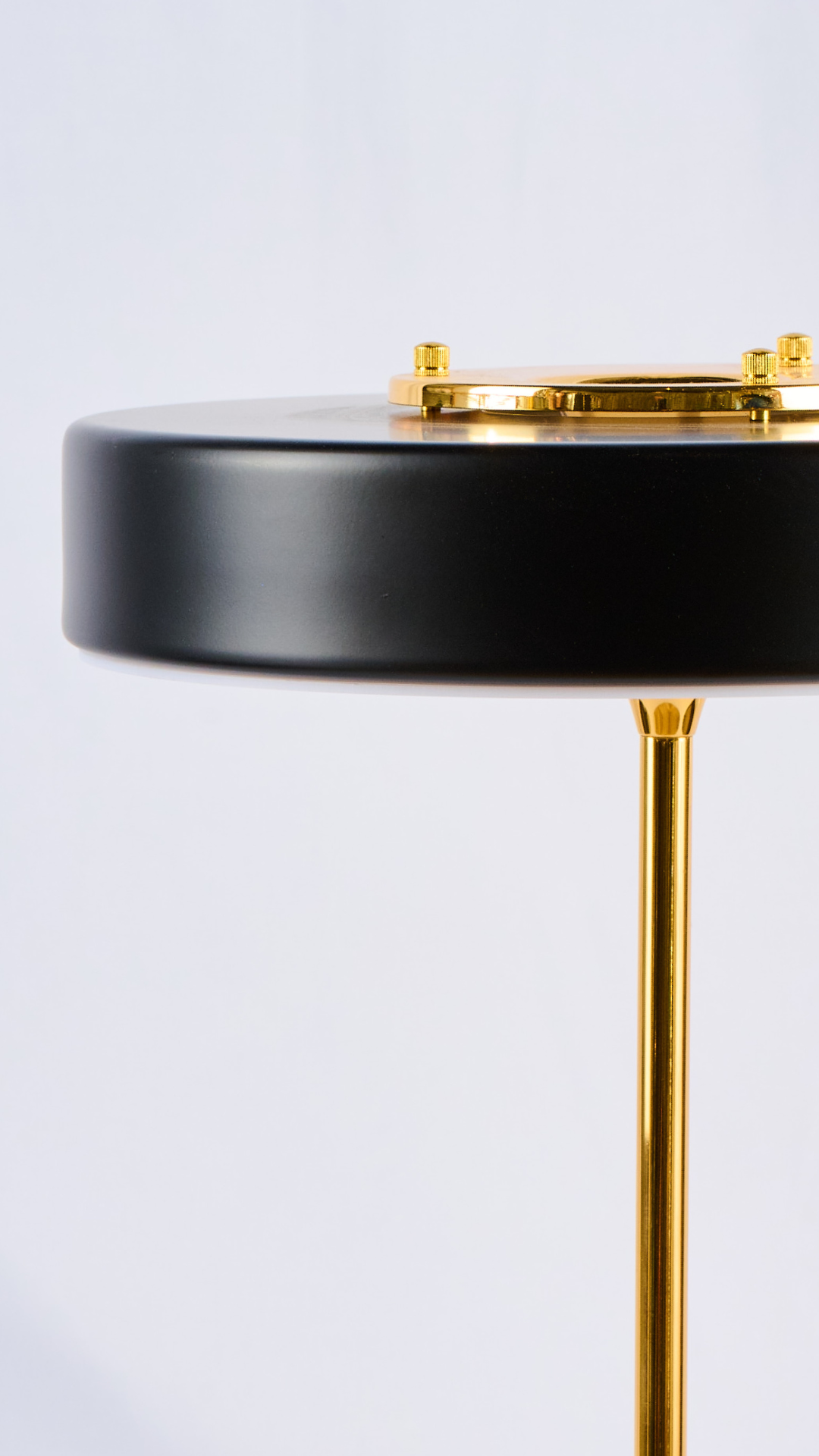OGS-LD246T Table Lamp BLK/WHT & GLD