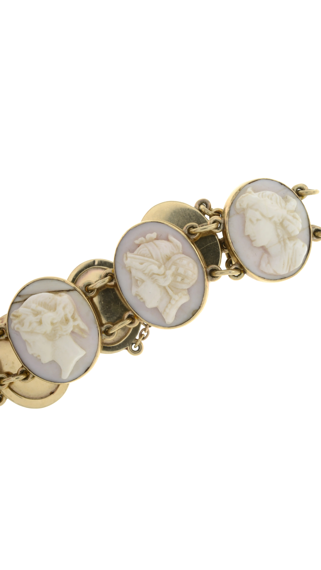 739 Graduated Shell Cameo Bracelet