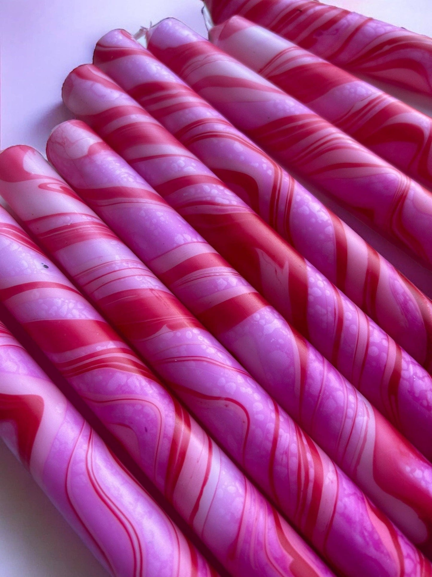MAGENTA EMBRACE - Marbled Dinner Candle Trio