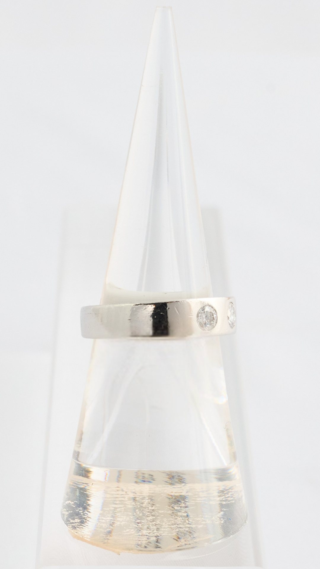 26 Platinum 2 Diamond Band Ring