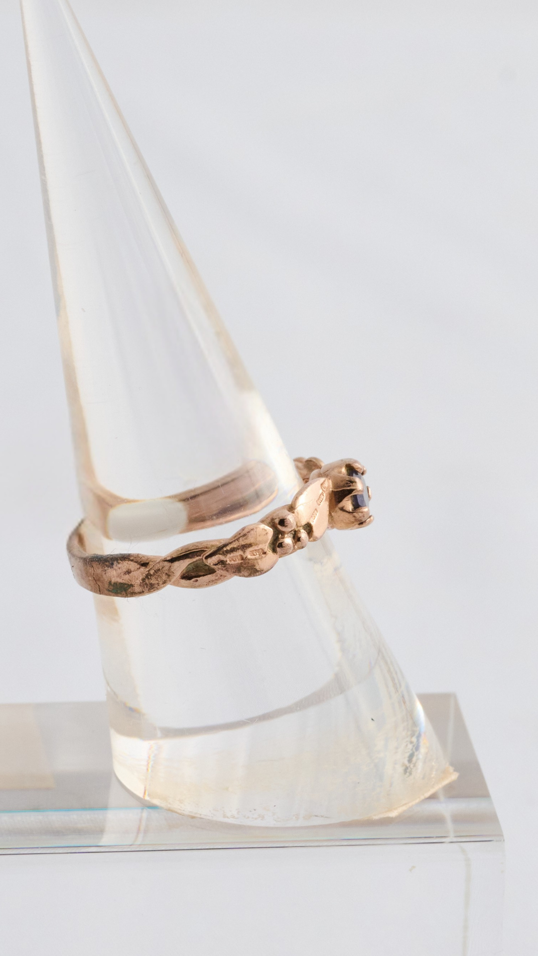 688 Gold Garnet Ring