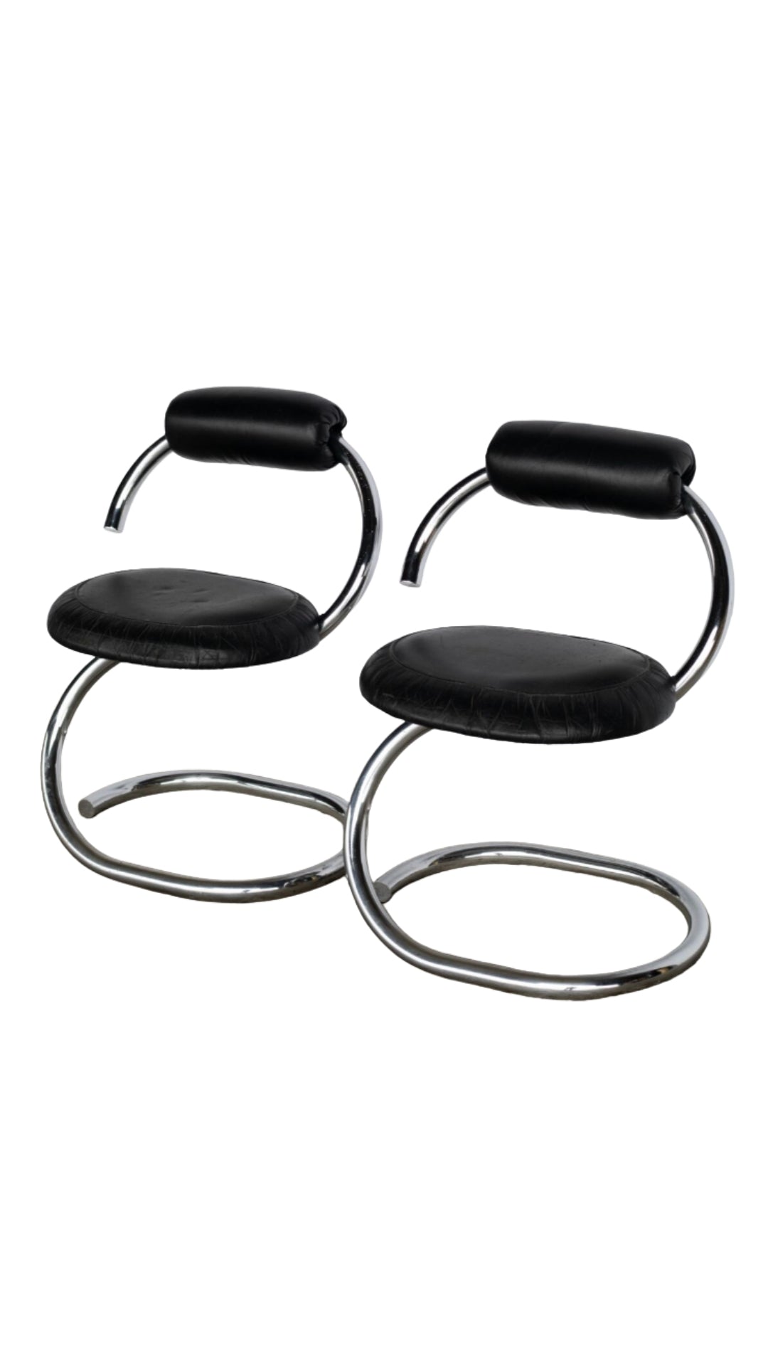 I45 2 Round Design Chairs