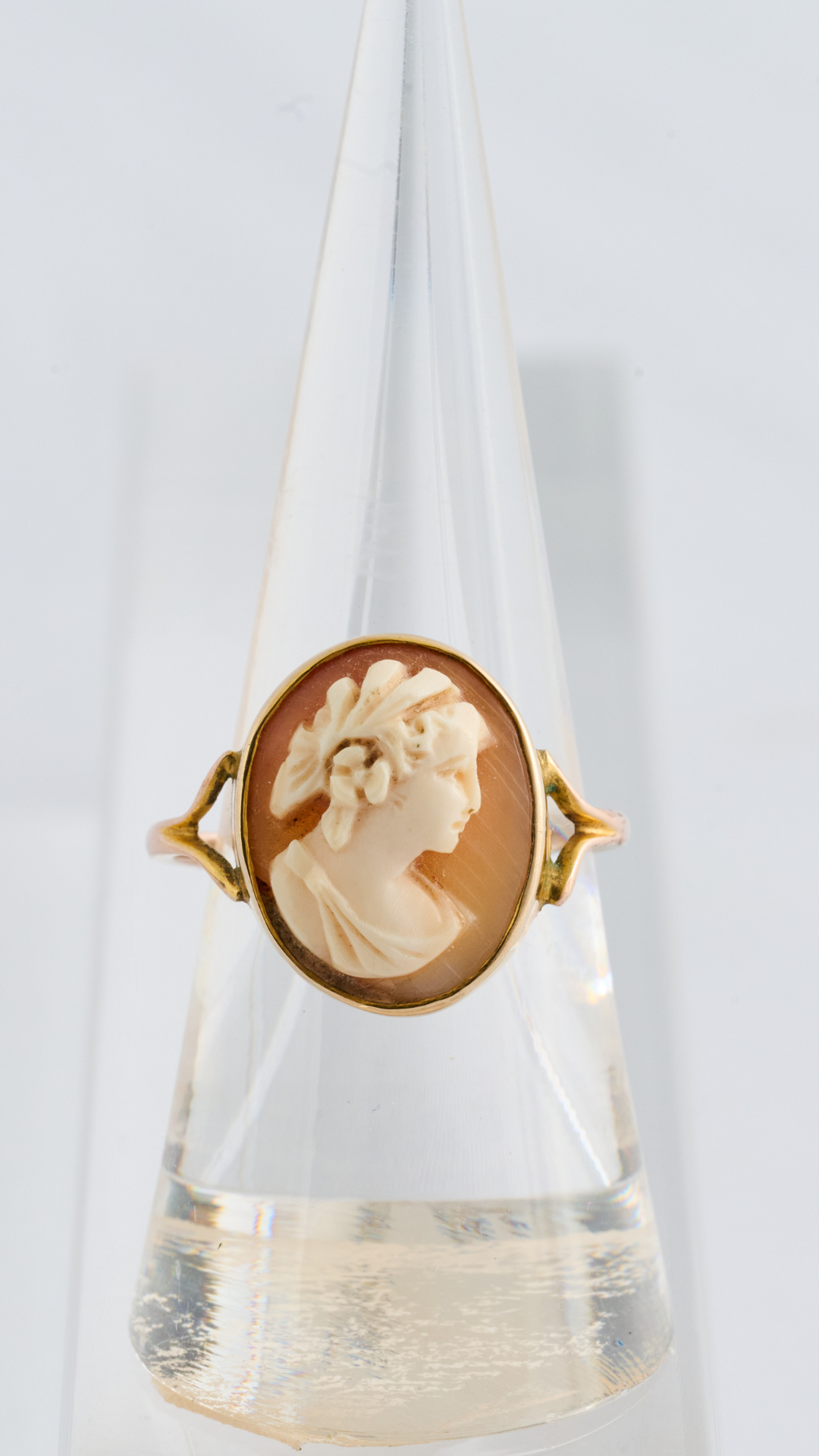 216 Shell Cameo Ring