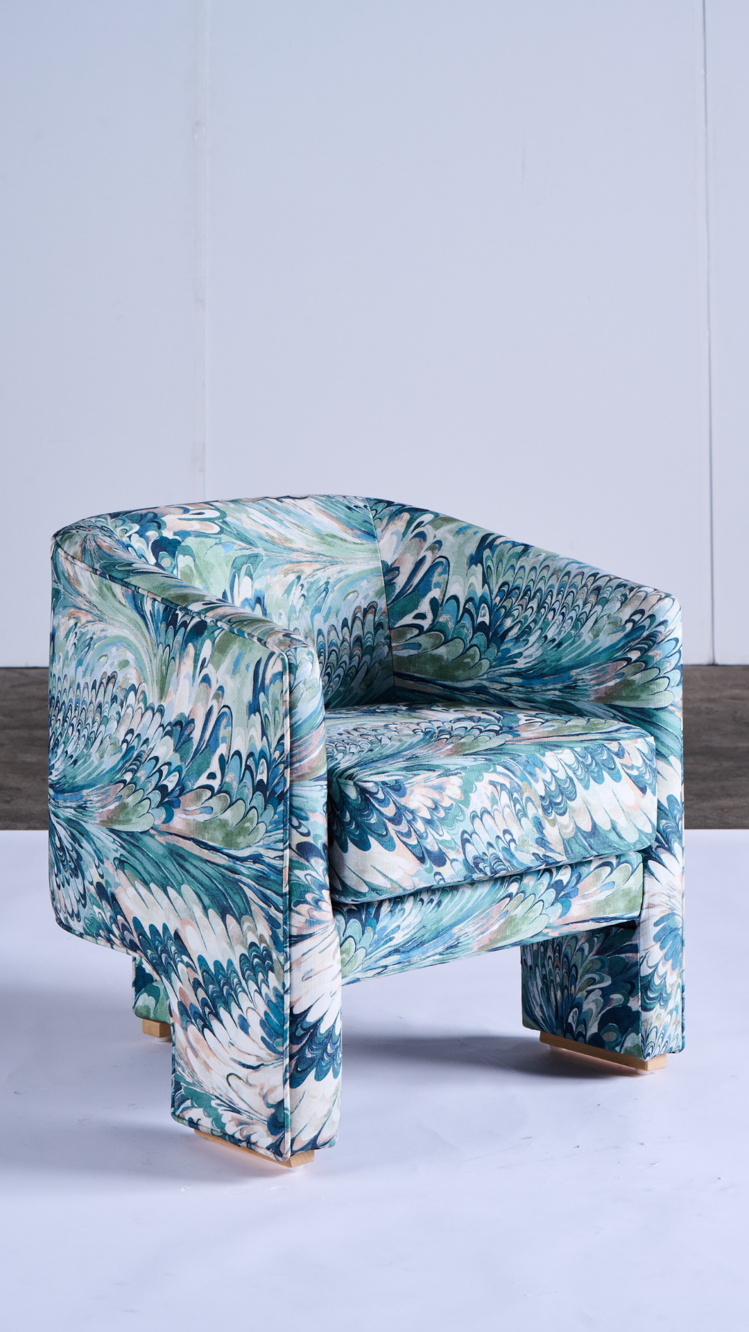 3-Leg Dining Chair