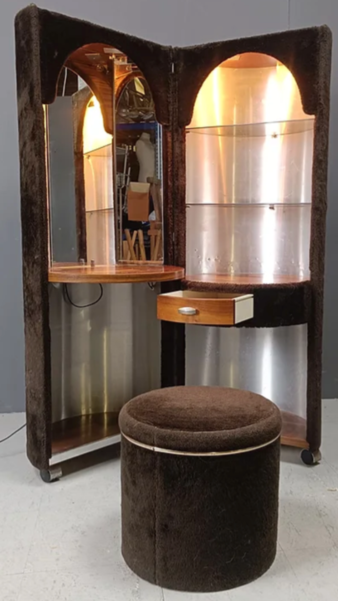 Compact Fur Vanity