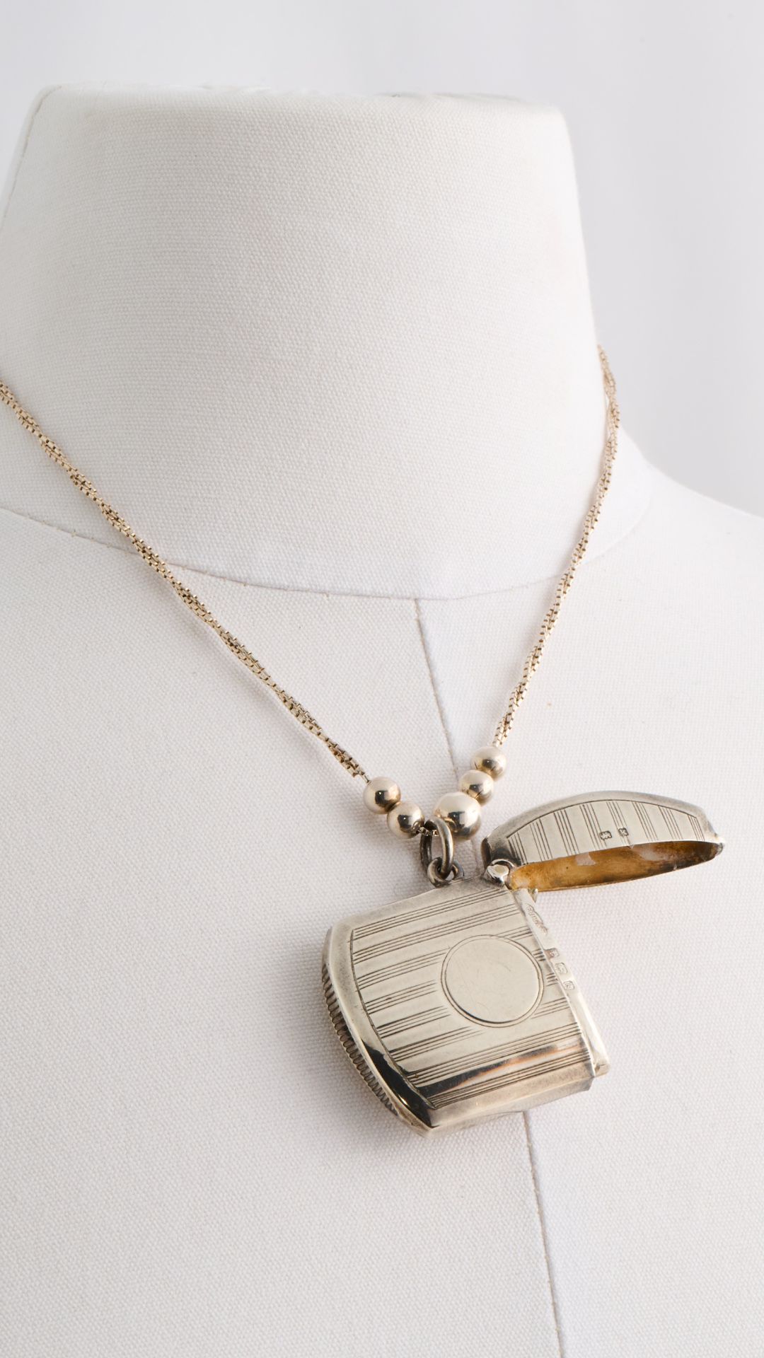 Ooh Neck Mess "The Perfect Match"