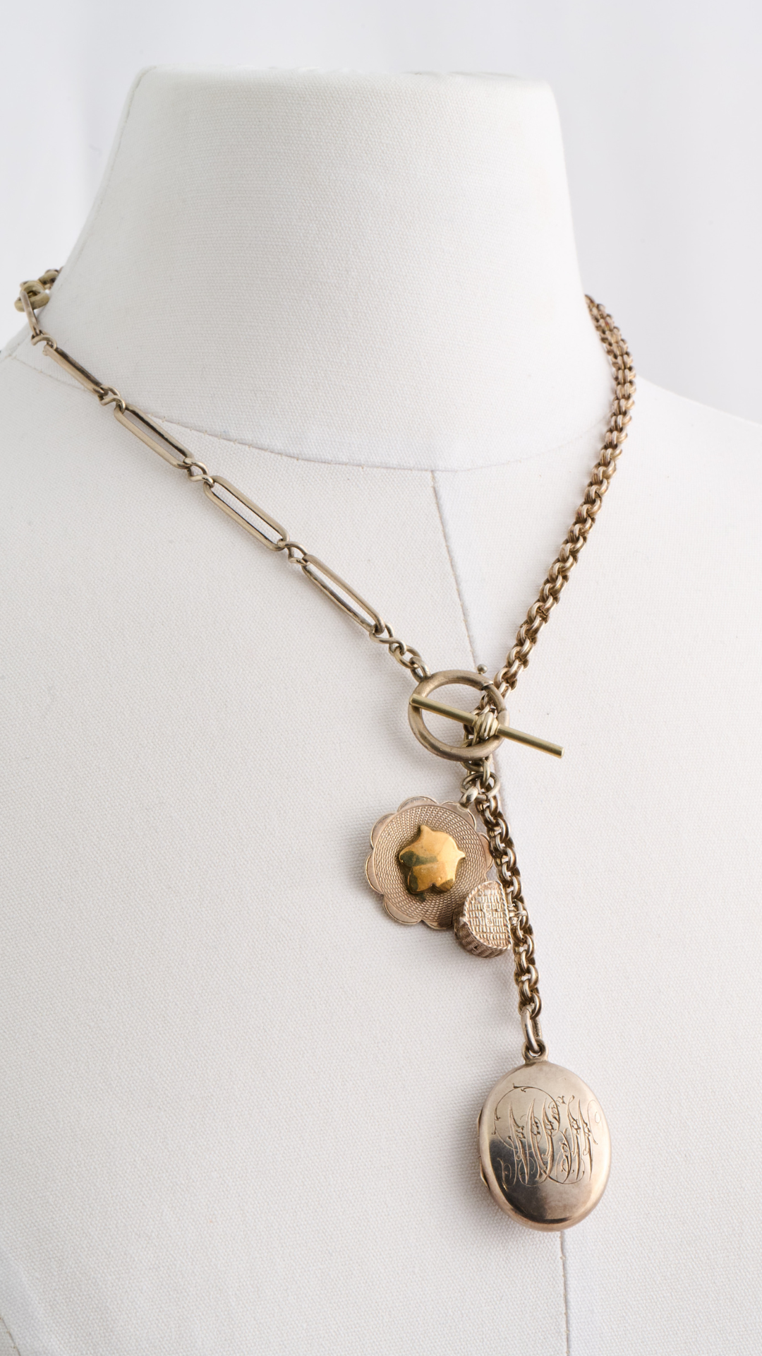 OOH What A Basket Case Neckmess