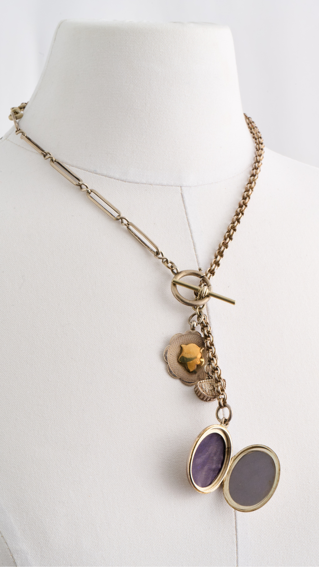 OOH What A Basket Case Neckmess