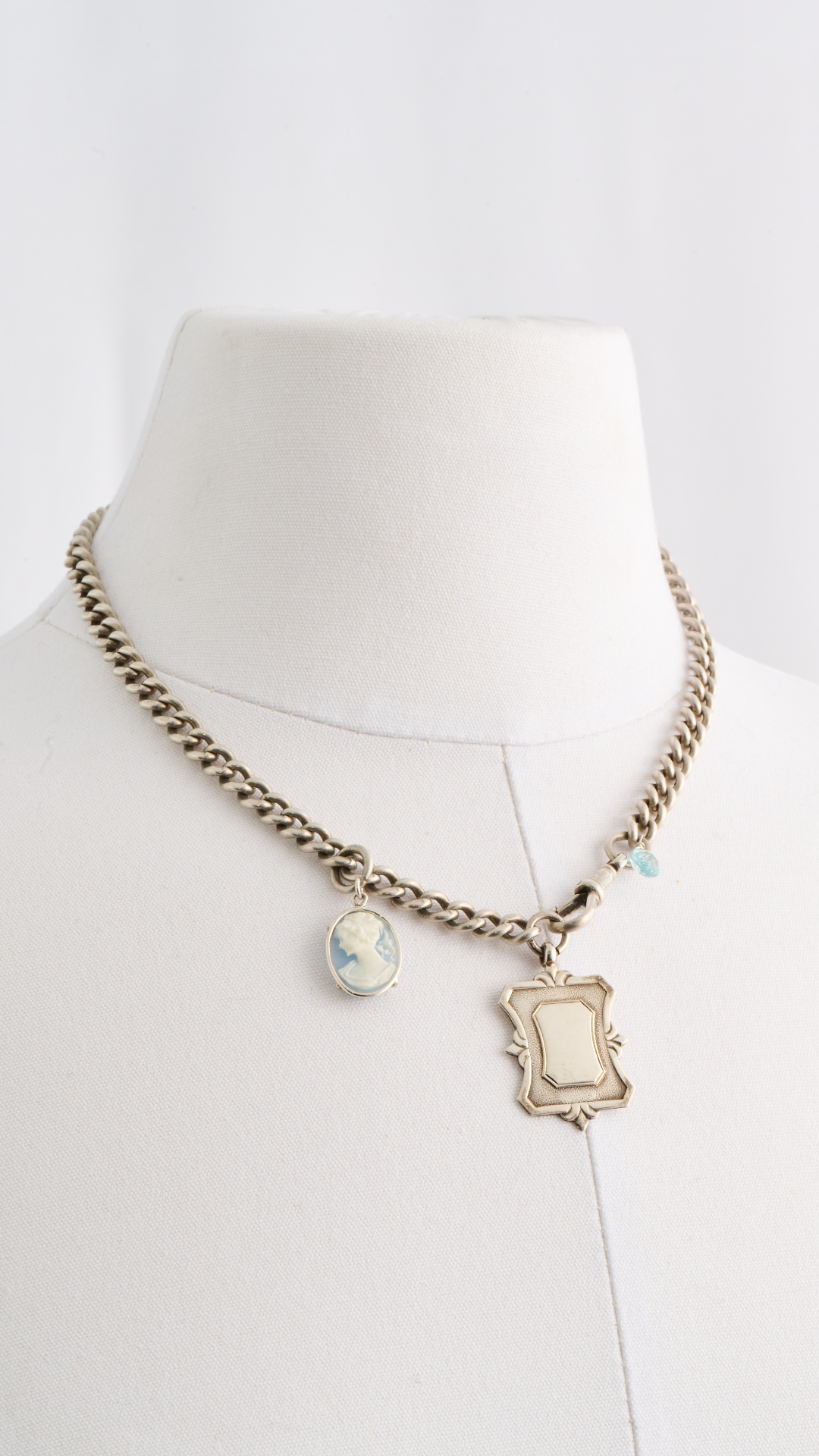 OOH Neckmess Sterling Silver w/Cameos & Aquamarine
