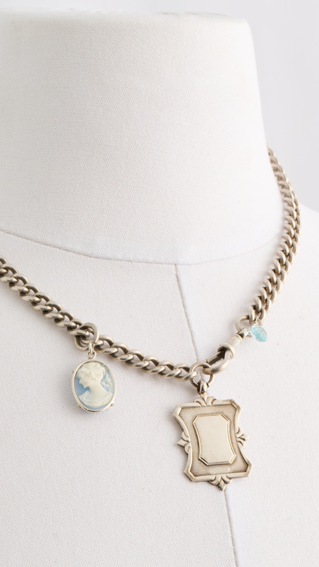 OOH Neckmess Sterling Silver w/Cameos & Aquamarine