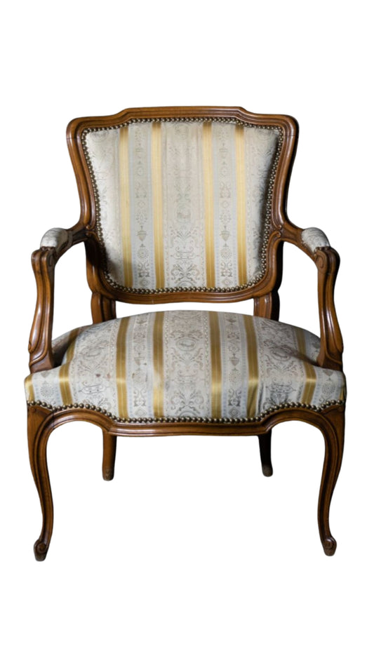 L472 Pair of Chairs