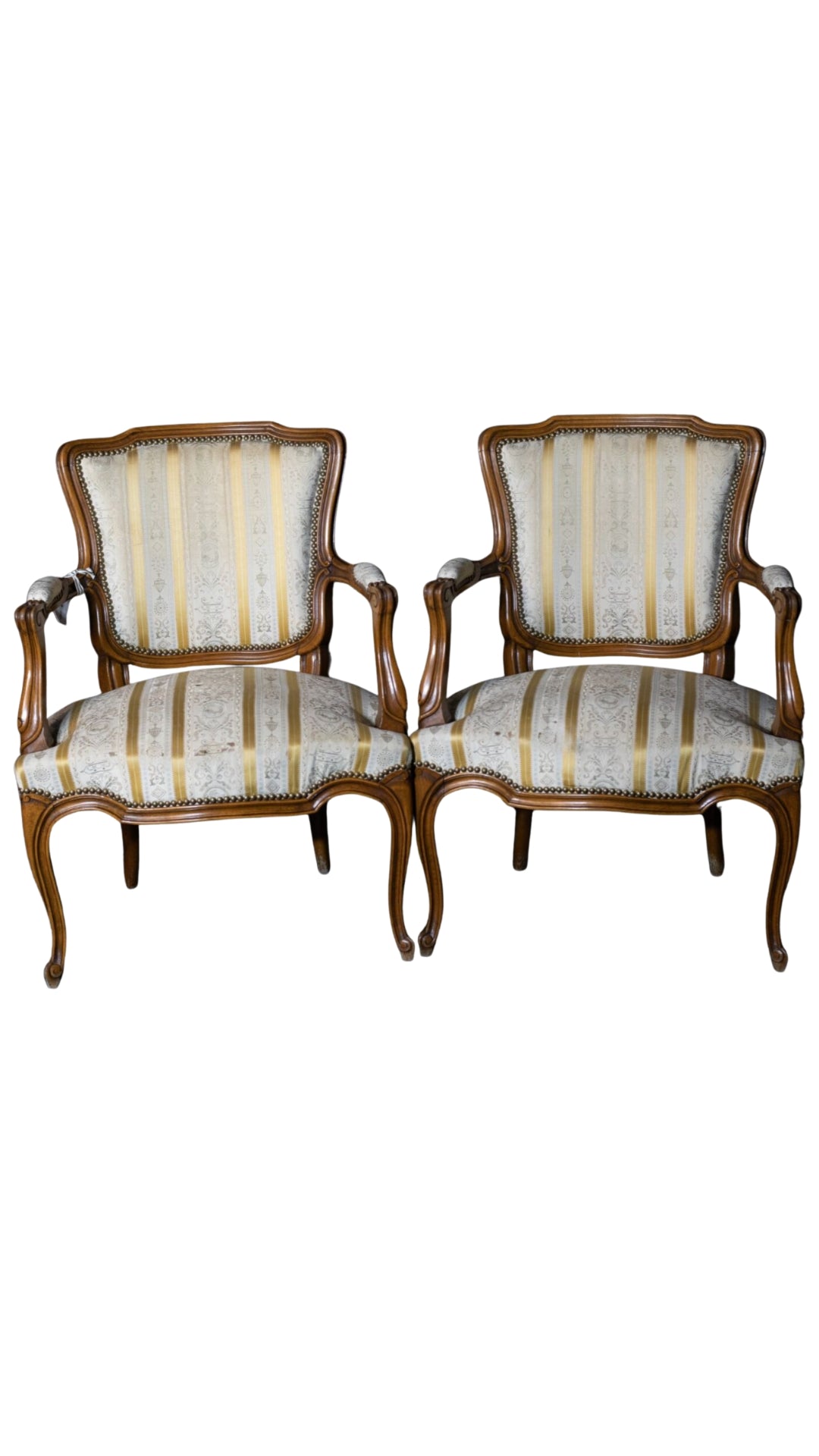 L472 Pair of Chairs