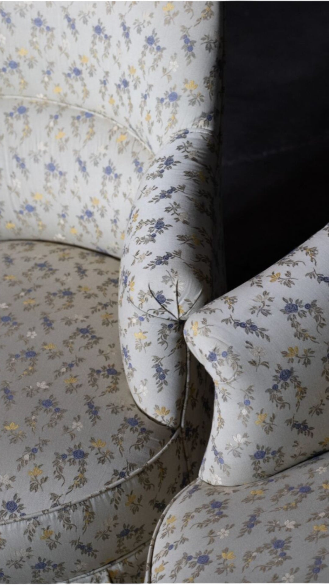 L503 Pair of Grandma Chairs