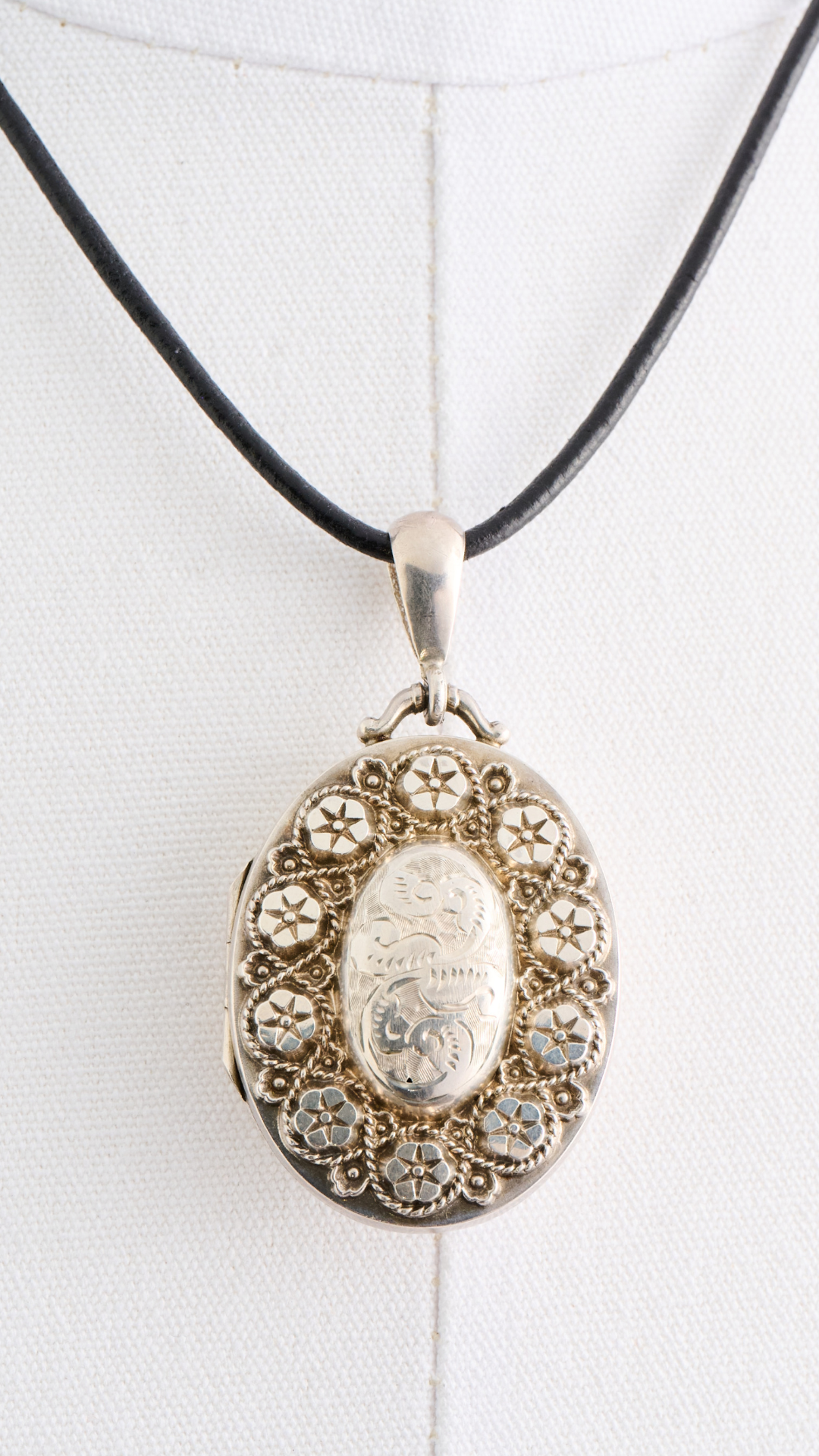 Silver Flower Oval Locket