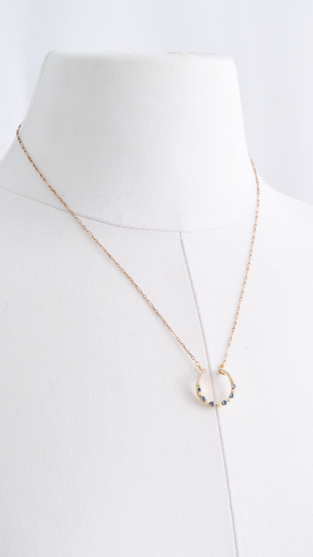 14kt Gold Pearl & Sapphire Horse Shoe Necklace