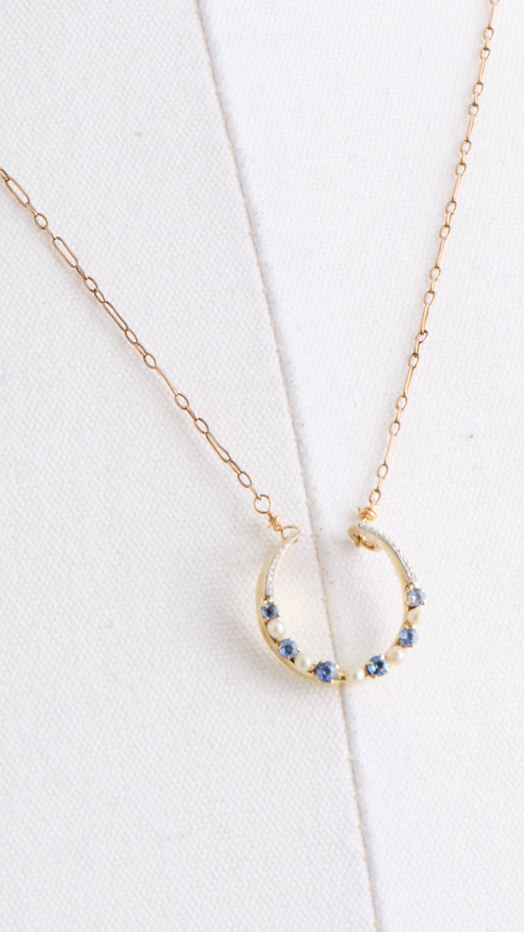 14kt Gold Pearl & Sapphire Horse Shoe Necklace