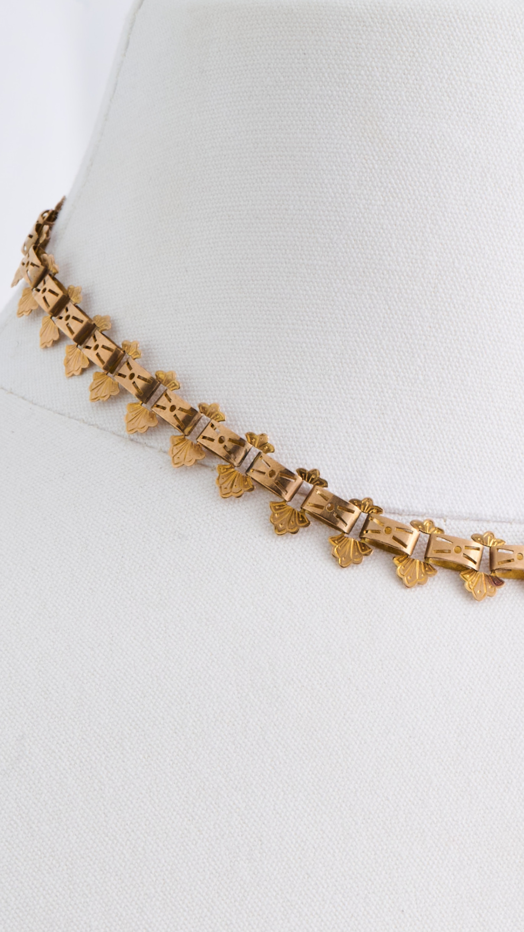 120 Victorian Gold Collar Necklace