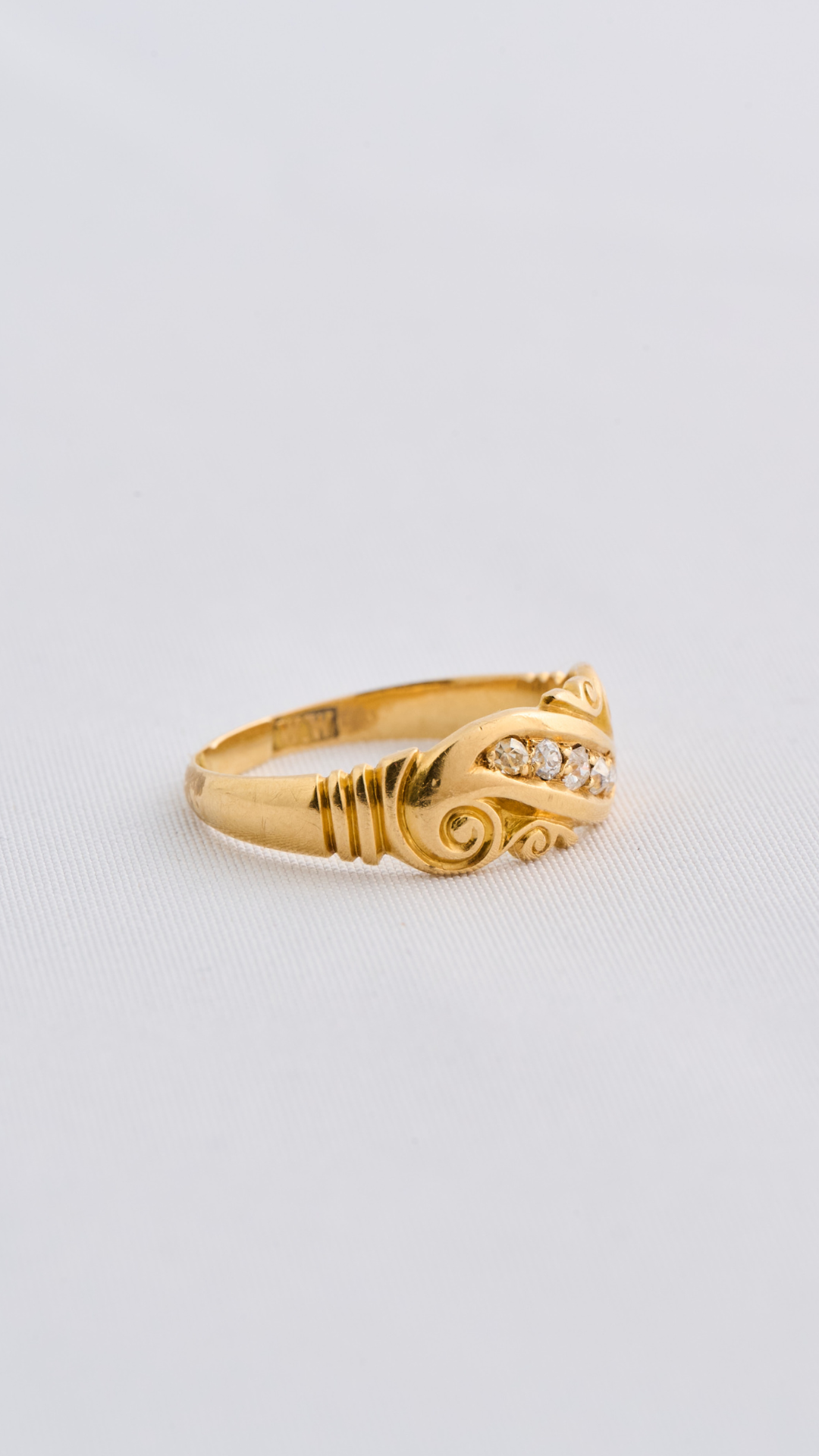 1060 Gold Diamond Ring