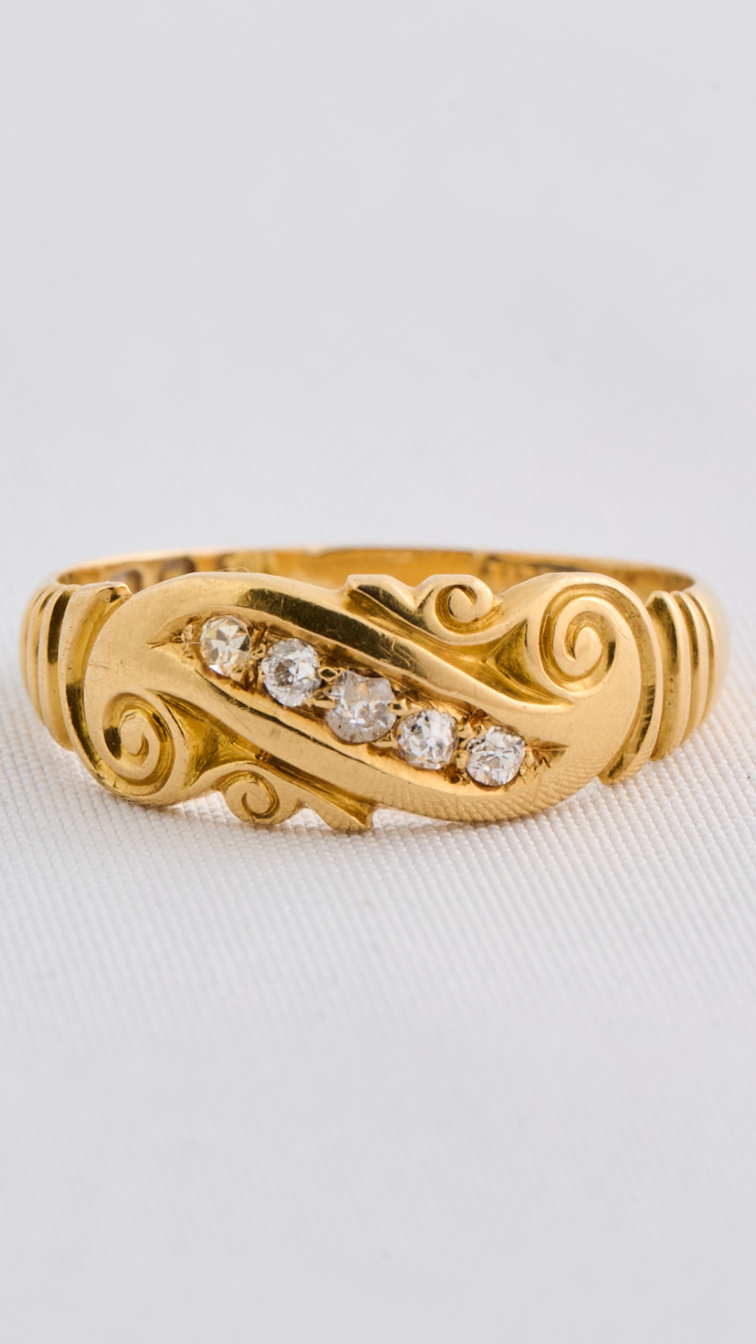 1060 Gold Diamond Ring