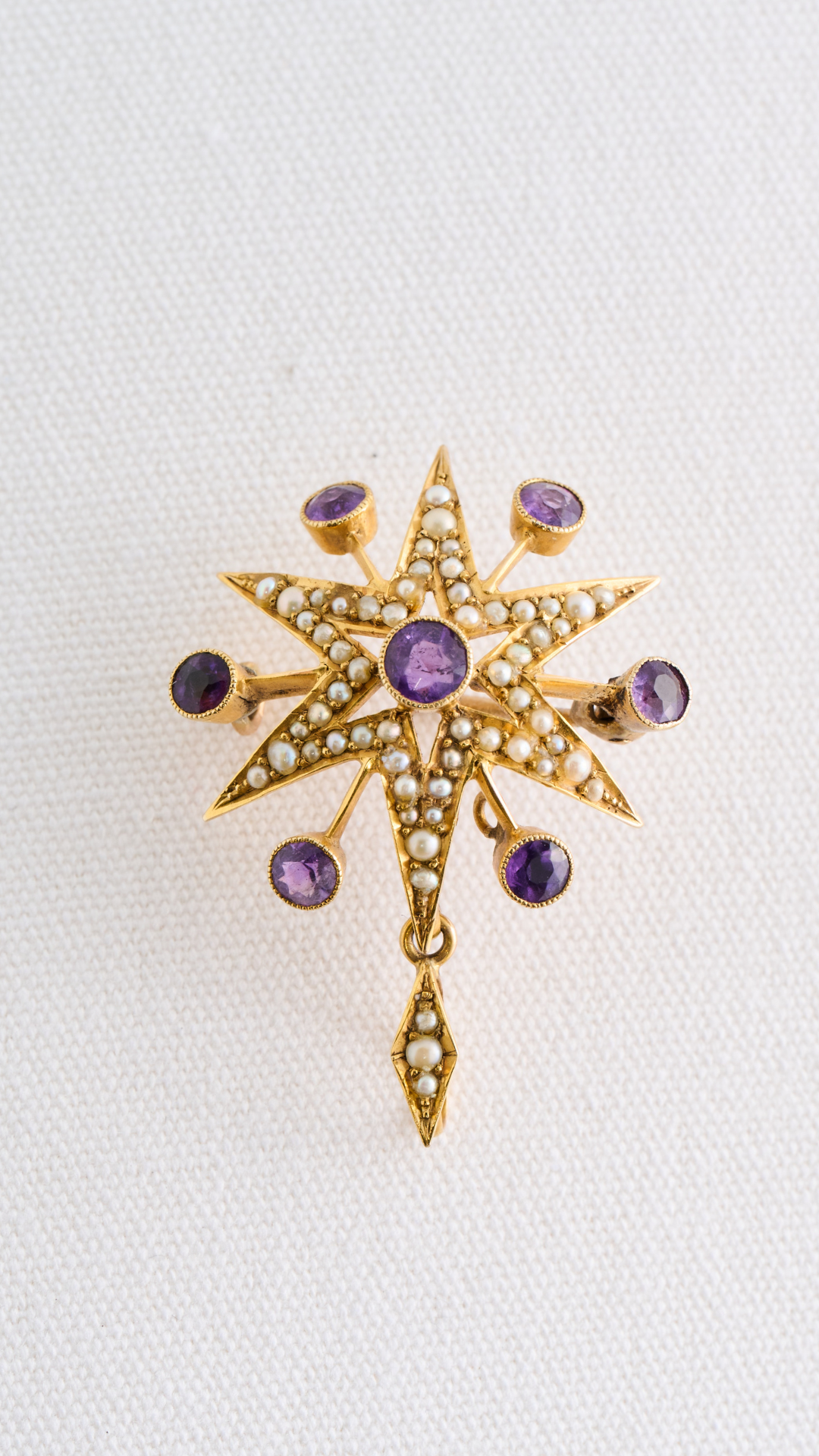 gold digger pin