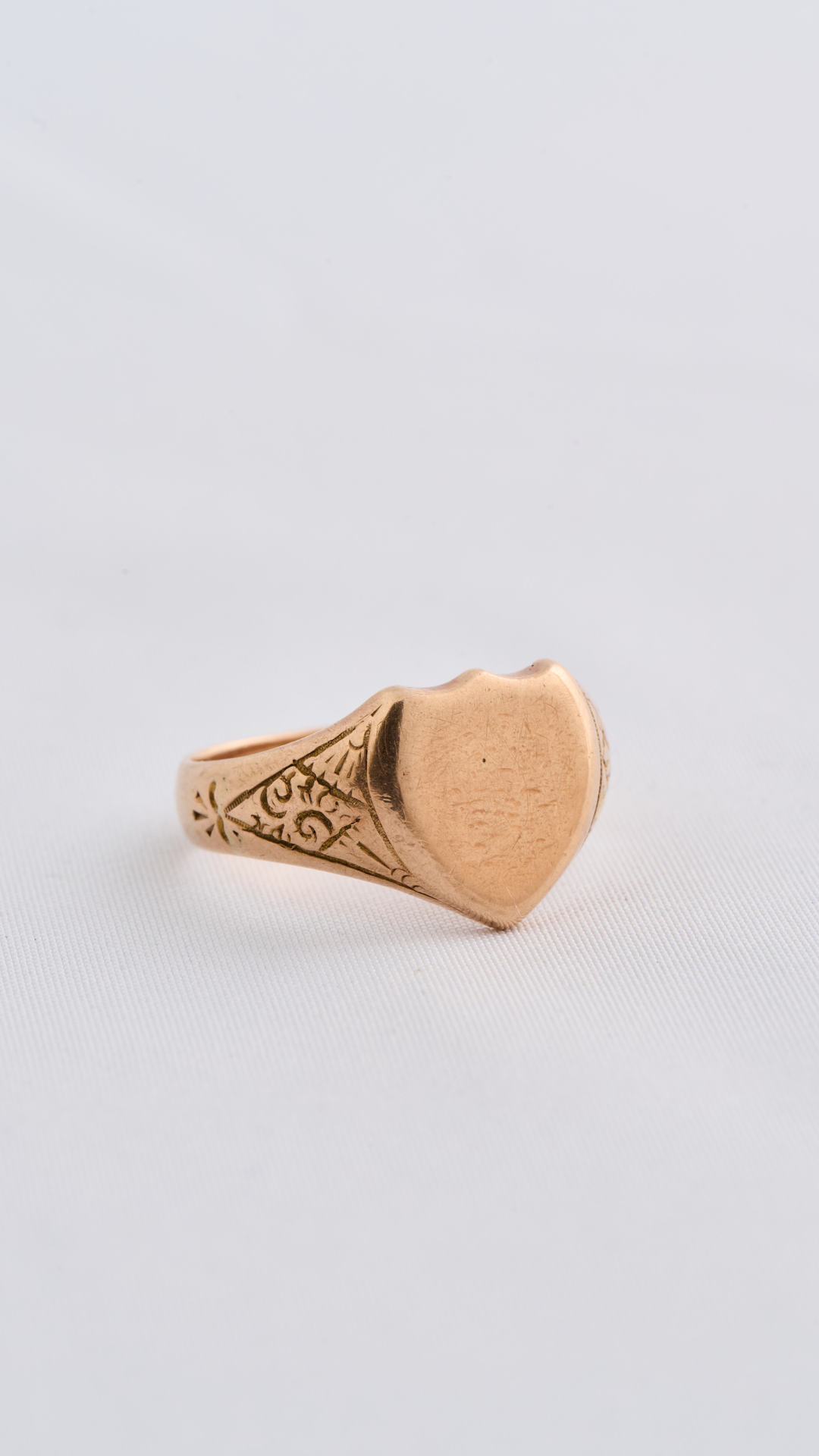 900 GLD Signet Ring