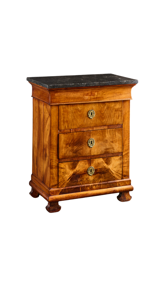 L592 Louis Phillip End Table