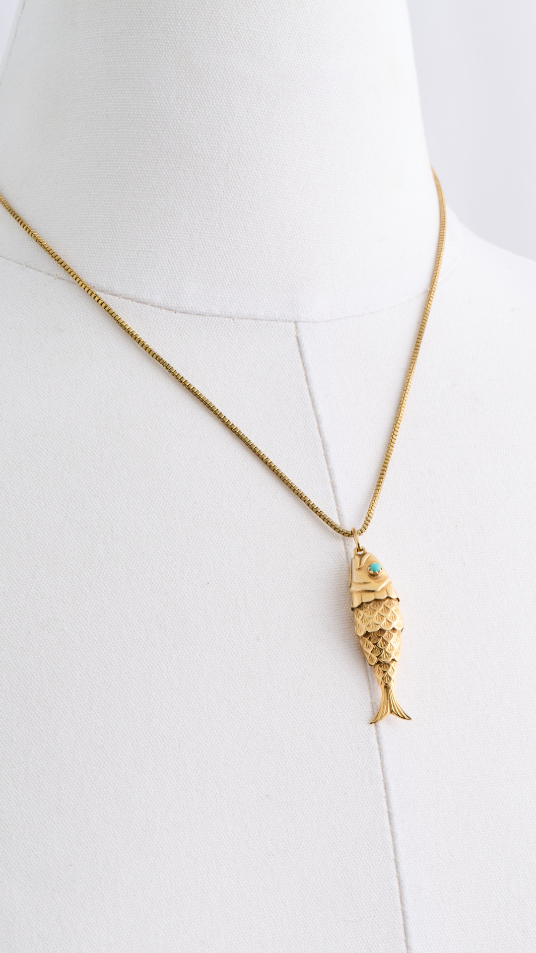 CR62 Turquoise & Gold Fish Pendant Necklace