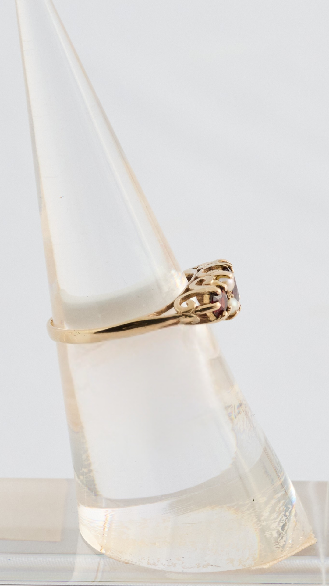 213 Garnet & Split Pearl Ring