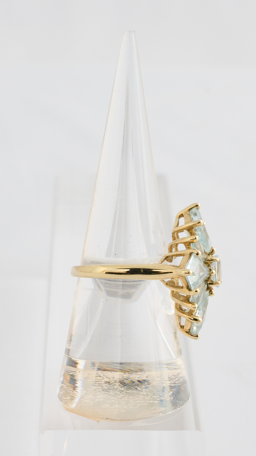 18-525 Aquamarine Flower Ring