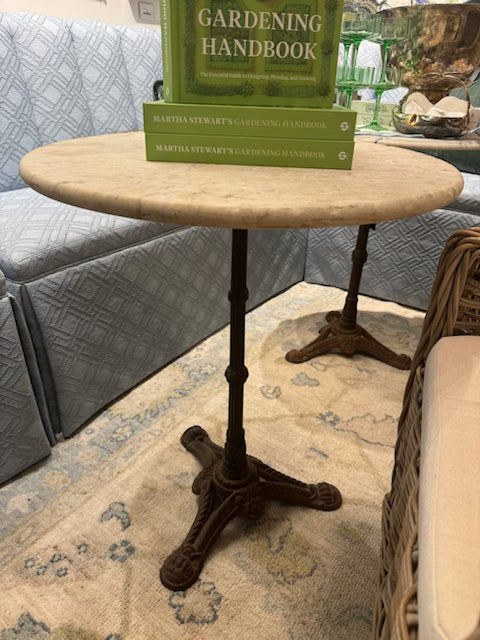 AO19 Round Marble Tables