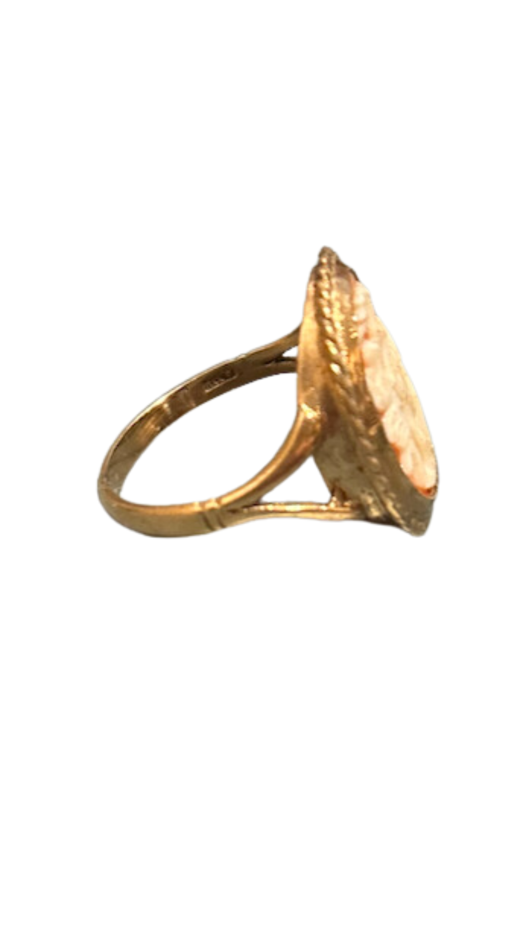 1261 Gold Shell Cameo Ring