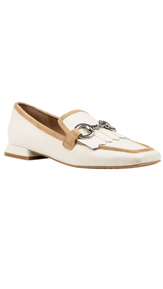 Saeli Cream Loafer