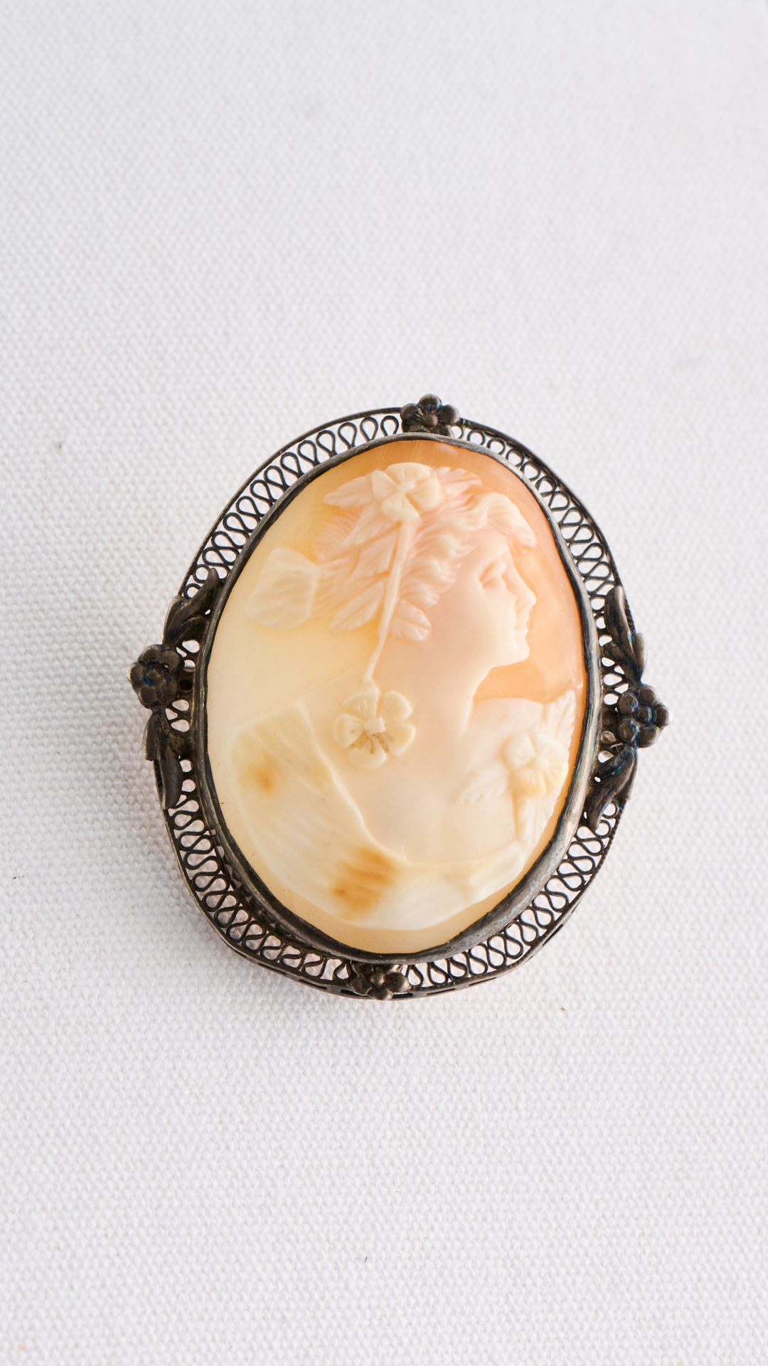 Flwr Antique Cameo