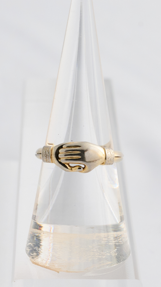 2 Hands Ring