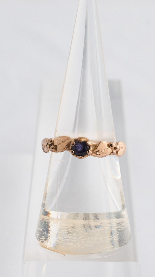 688 Gold Garnet Ring