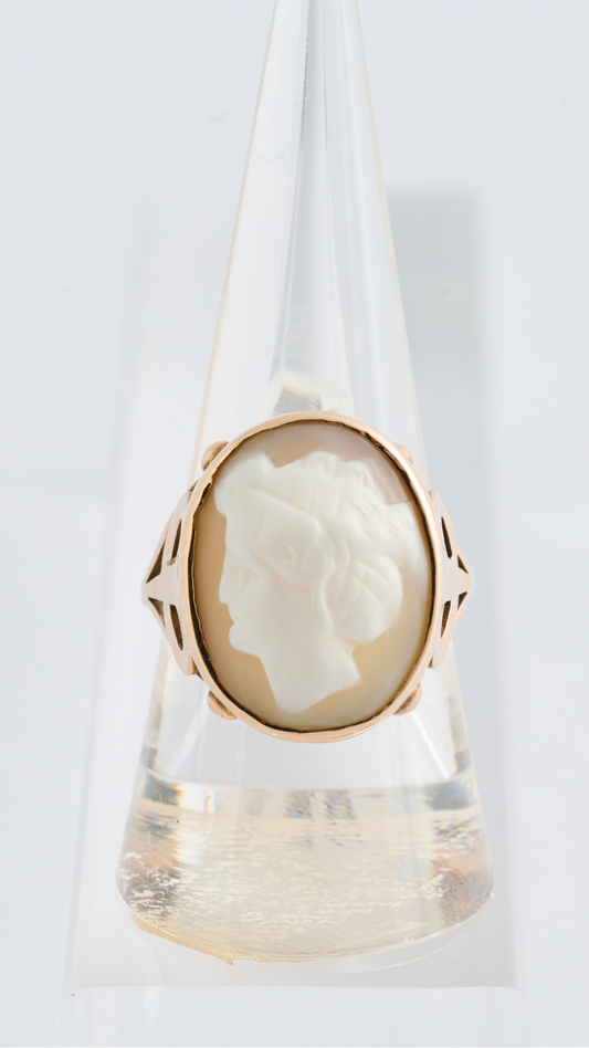 159 Shell Cameo Ring