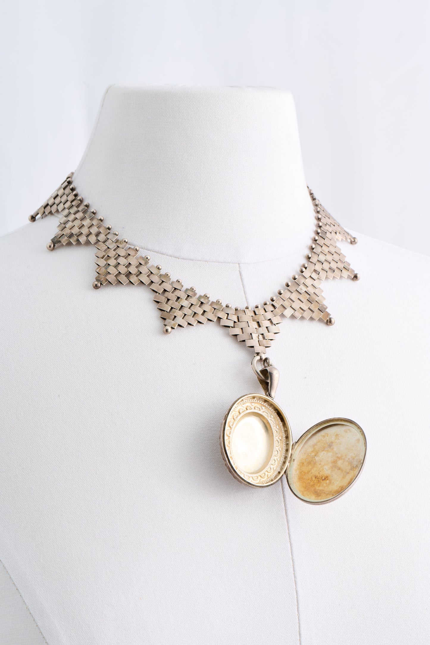297 Victorian Silver Collar & Locket