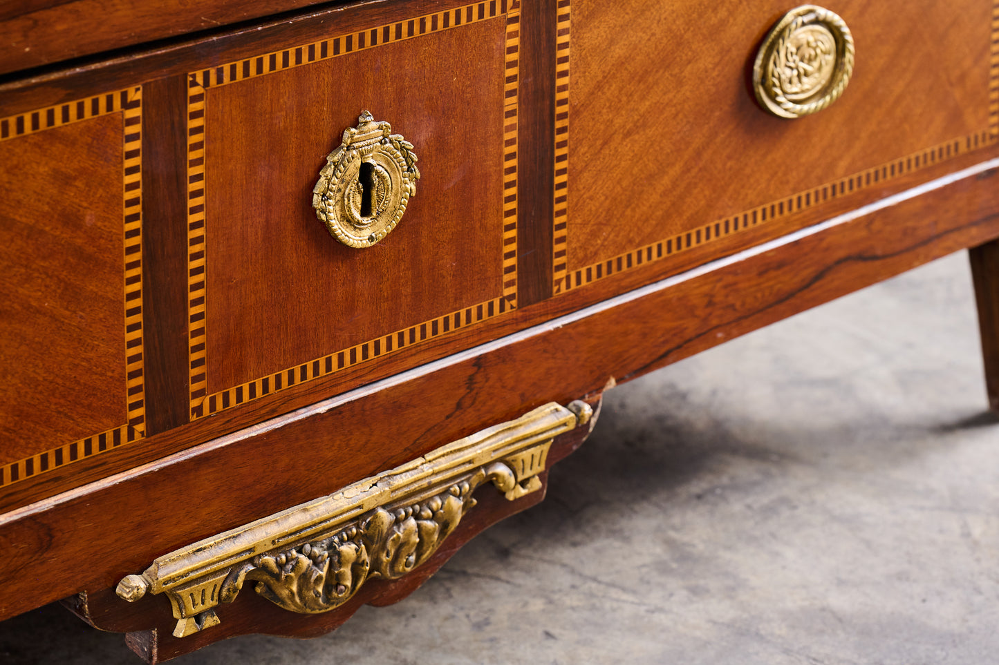 L661 Mahogany Inly Dresser w/ Brass Details