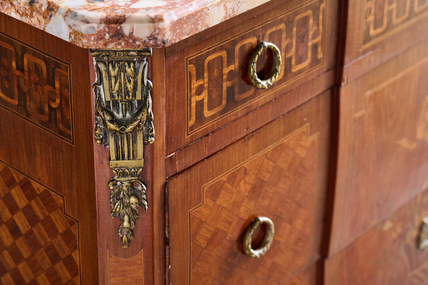 L684 Inlay Dresser w/ Unique Marble Top