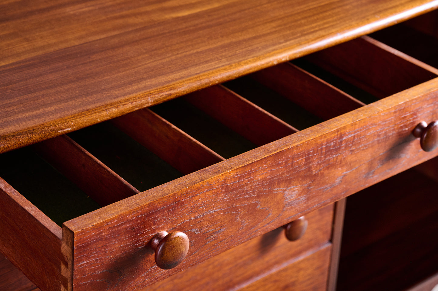 A32 Retro 1950s Teak Sideboard Credenza