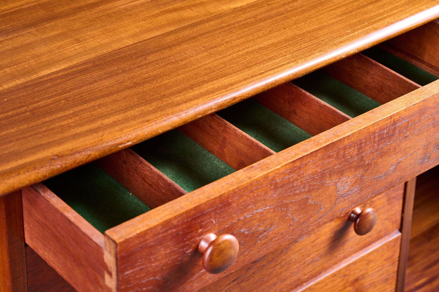A32 Retro 1950s Teak Sideboard Credenza
