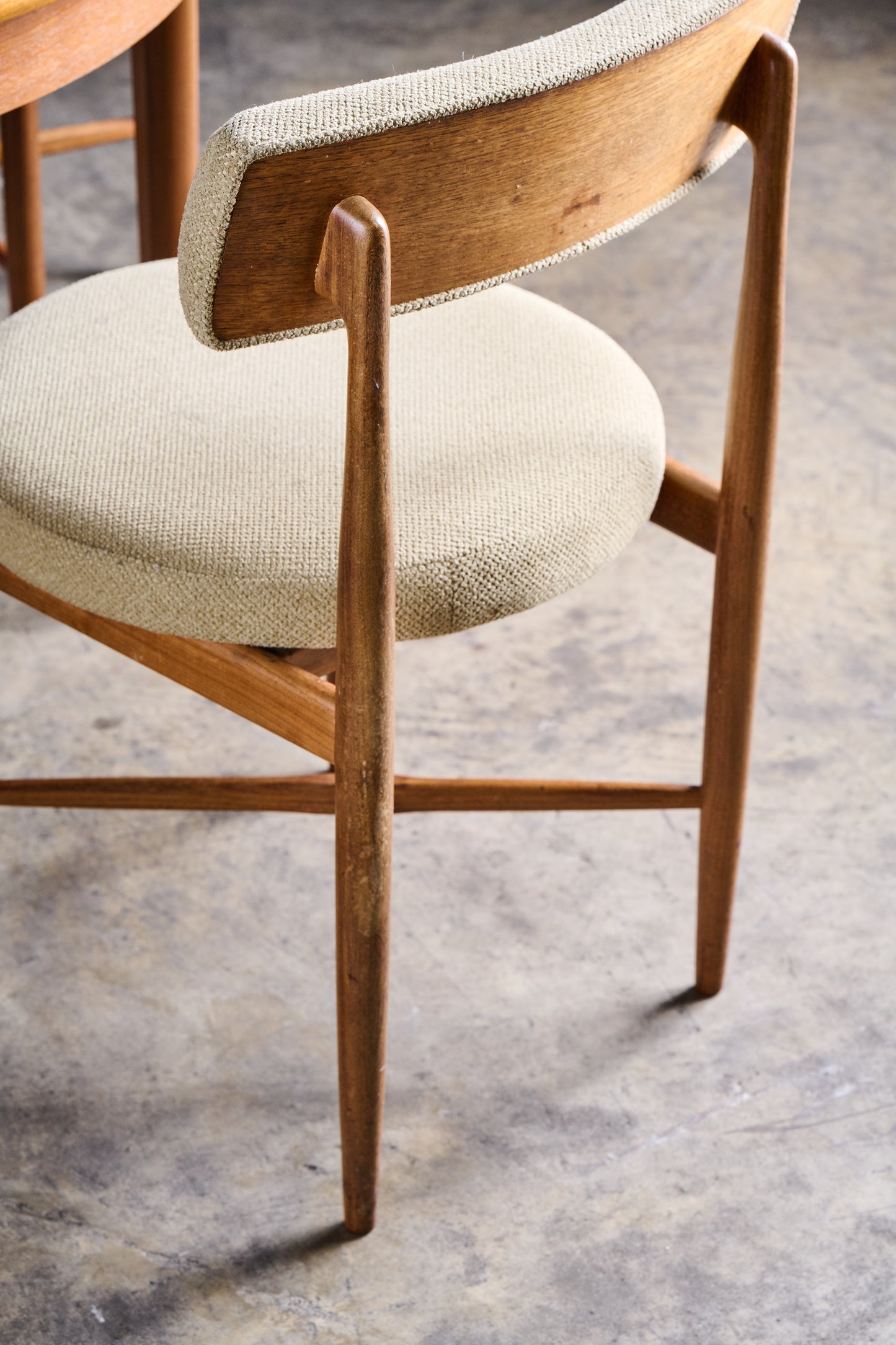 A376 Fresco Teak Dining Table & Chairs