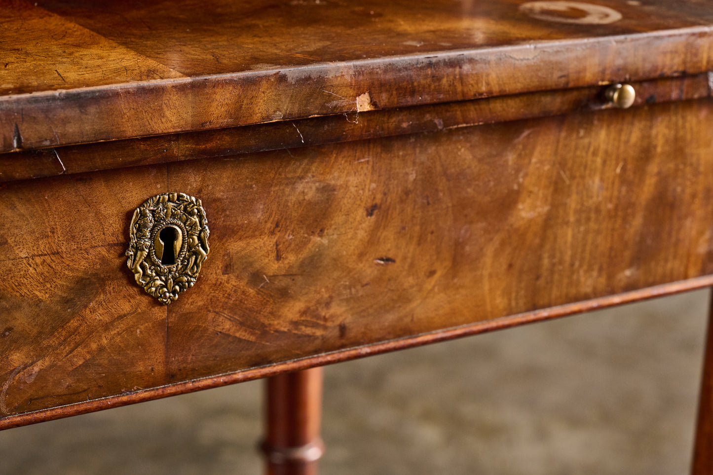 A364 Mahogany Bonheur Du Jour