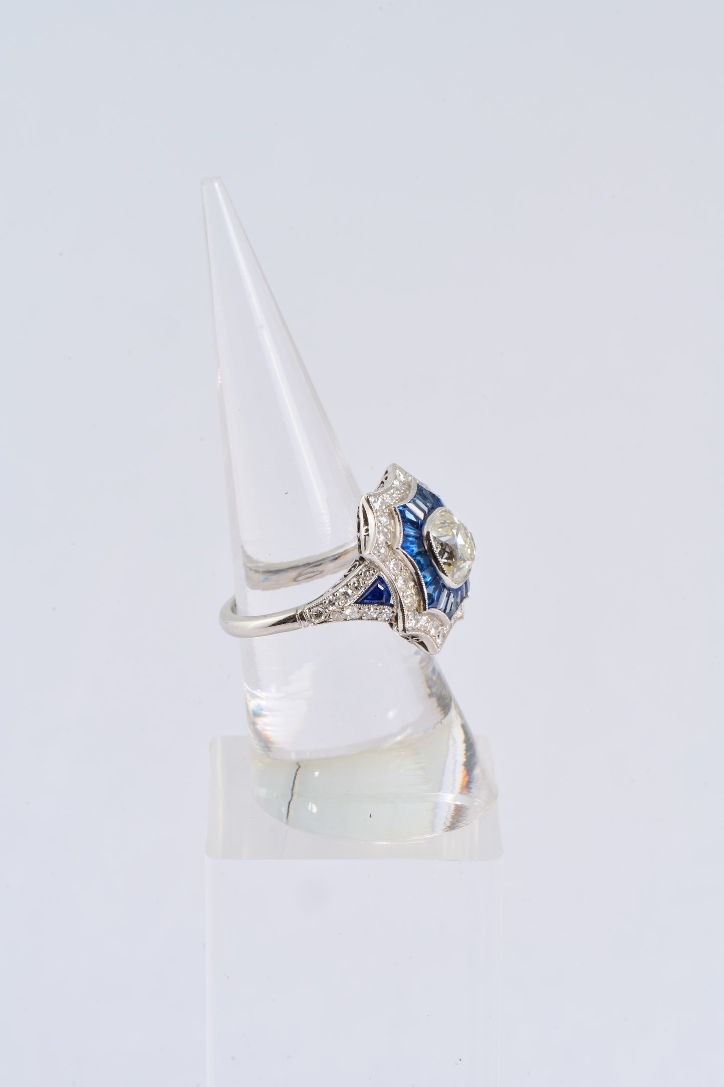 110 Diamond & Sapphire Dress Ring